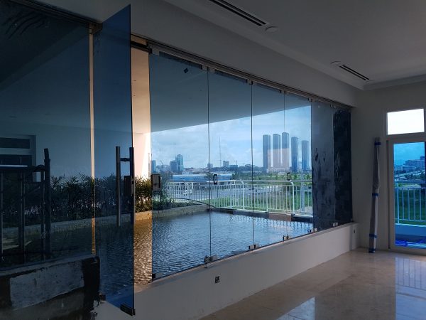 vách kính cố định