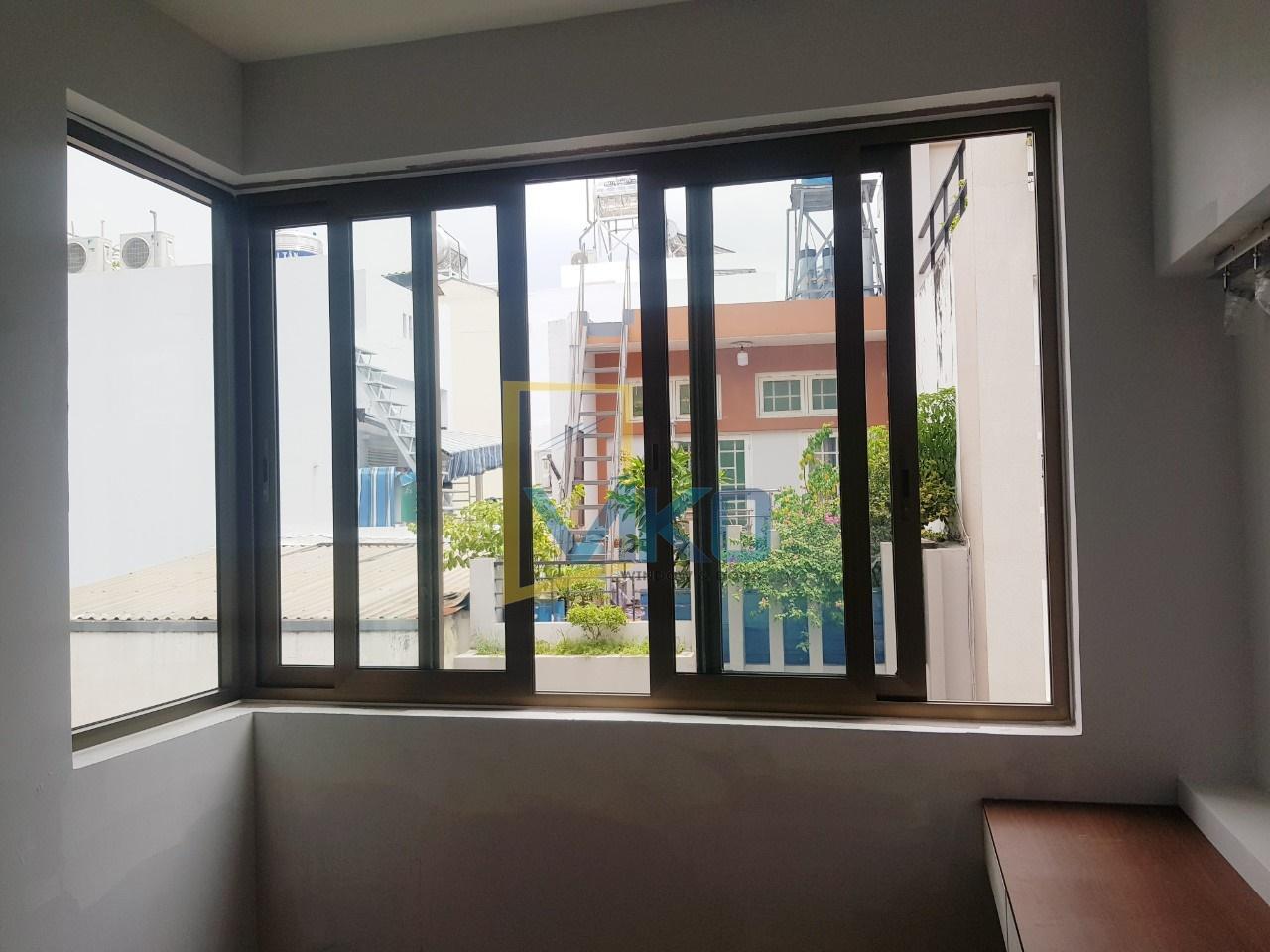 Cửa sổ lùa 4 cánh