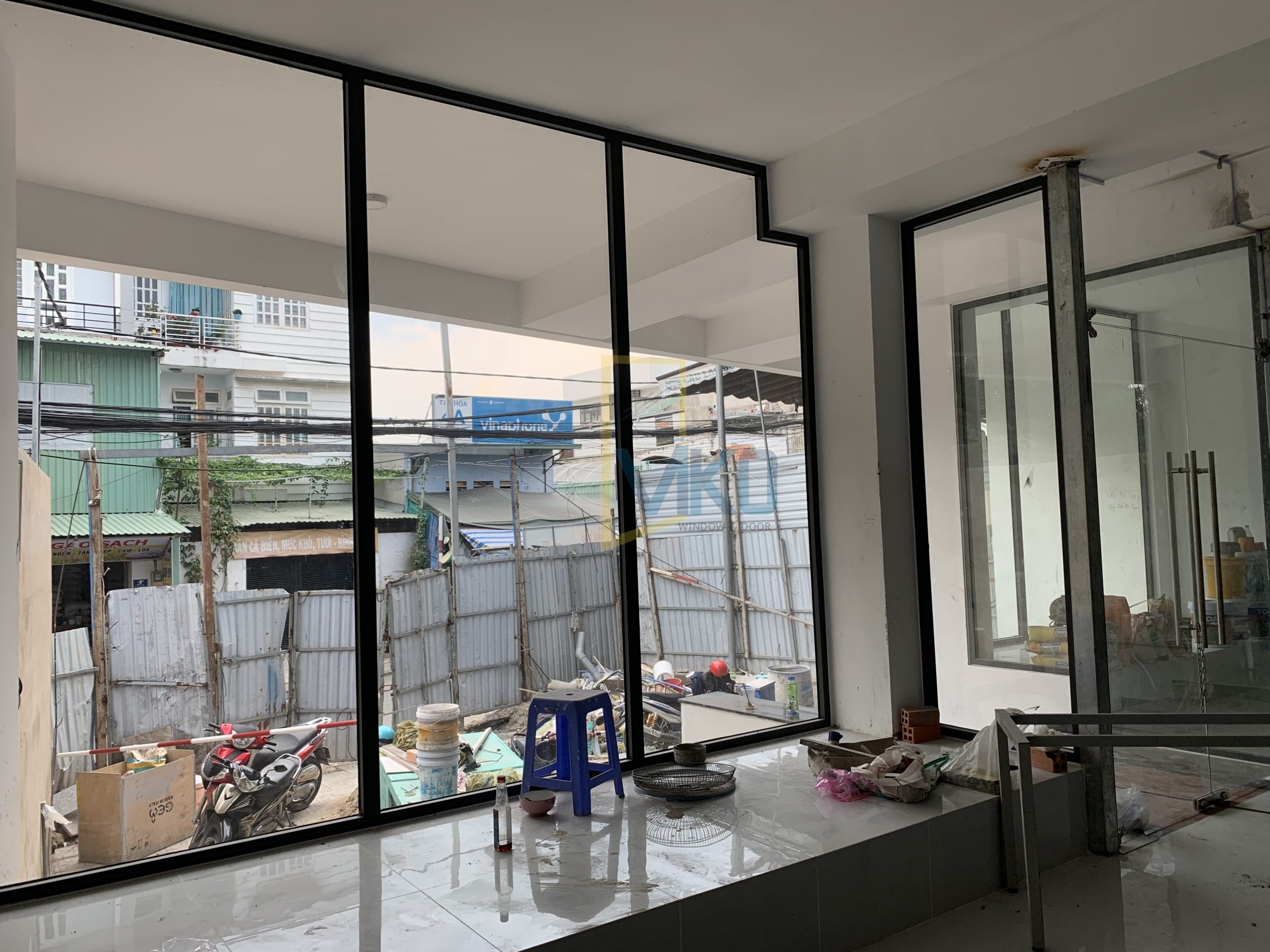 Vách kính cố định Vách kính cố định