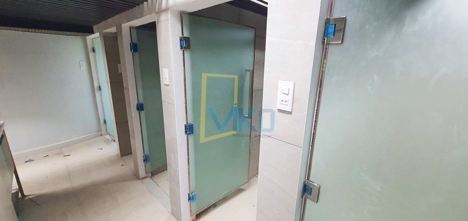Cửa bản lề kẹp - 1 cánh