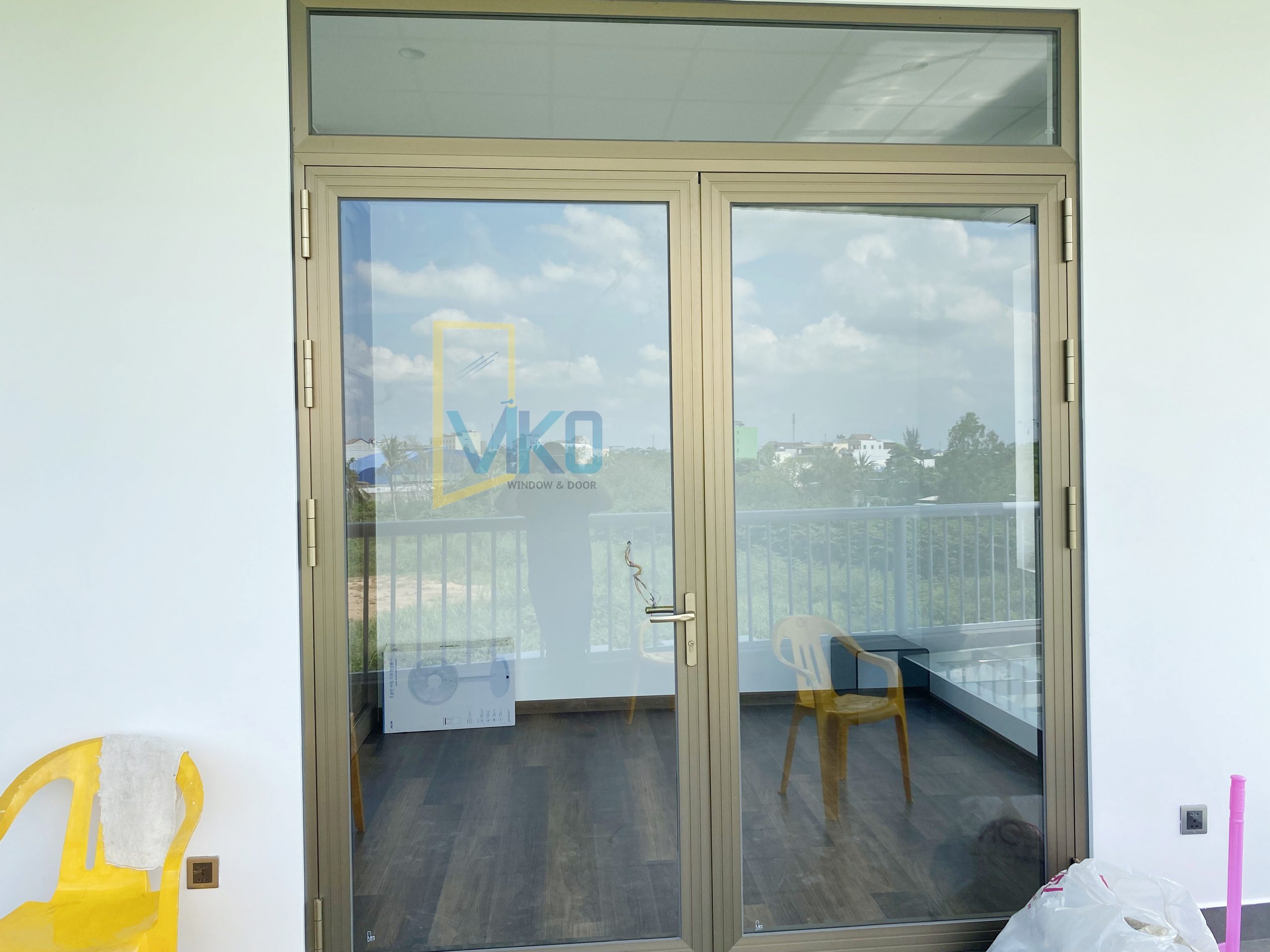 Cửa Đi 2 Cánh & Cửa Sổ - Nhôm Anode - Màu Vàng Champagne Cửa Đi 2 Cánh - Nhôm Anode - Màu Vàng Champagne