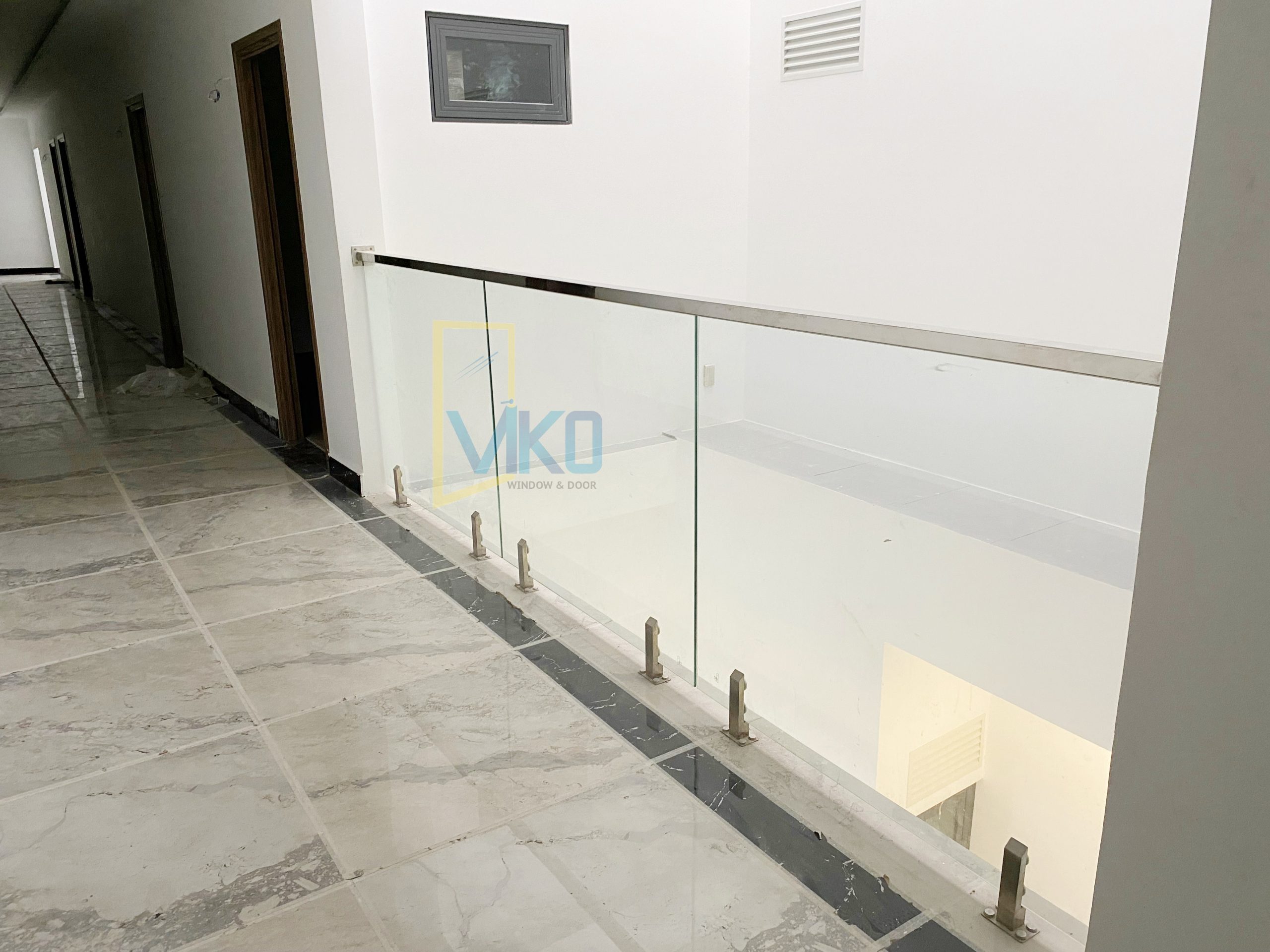 Hành Lan Kính - Tay Vịn Inox Hành Lan Kính - Tay Vịn Inox