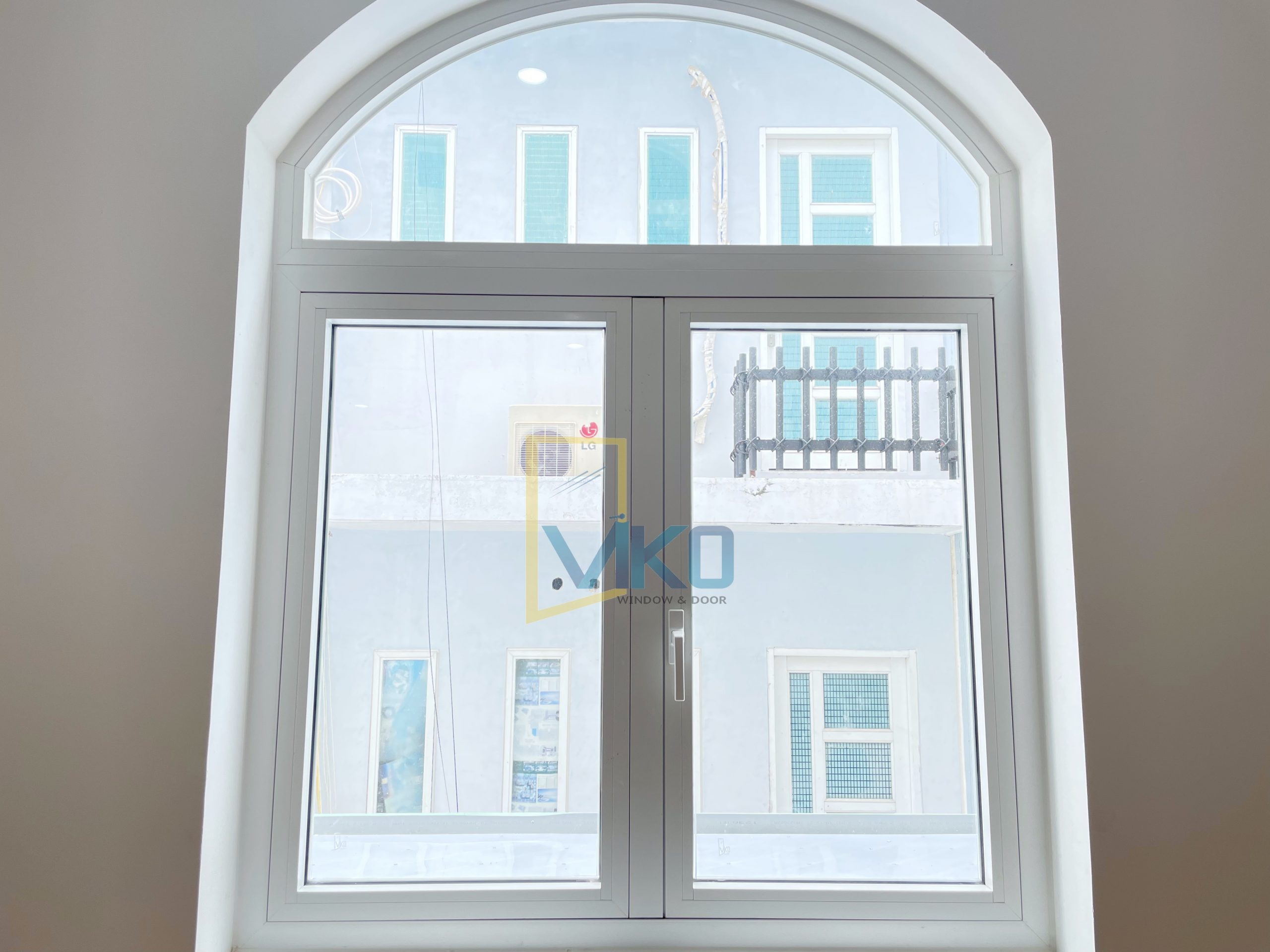 Cửa Sổ Mở Quay 2 Cánh - Xingfa Nhập Khẩu Màu Trắng Cửa Sổ Mở Quay 2 Cánh - Xingfa Nhập Khẩu Màu Trắng