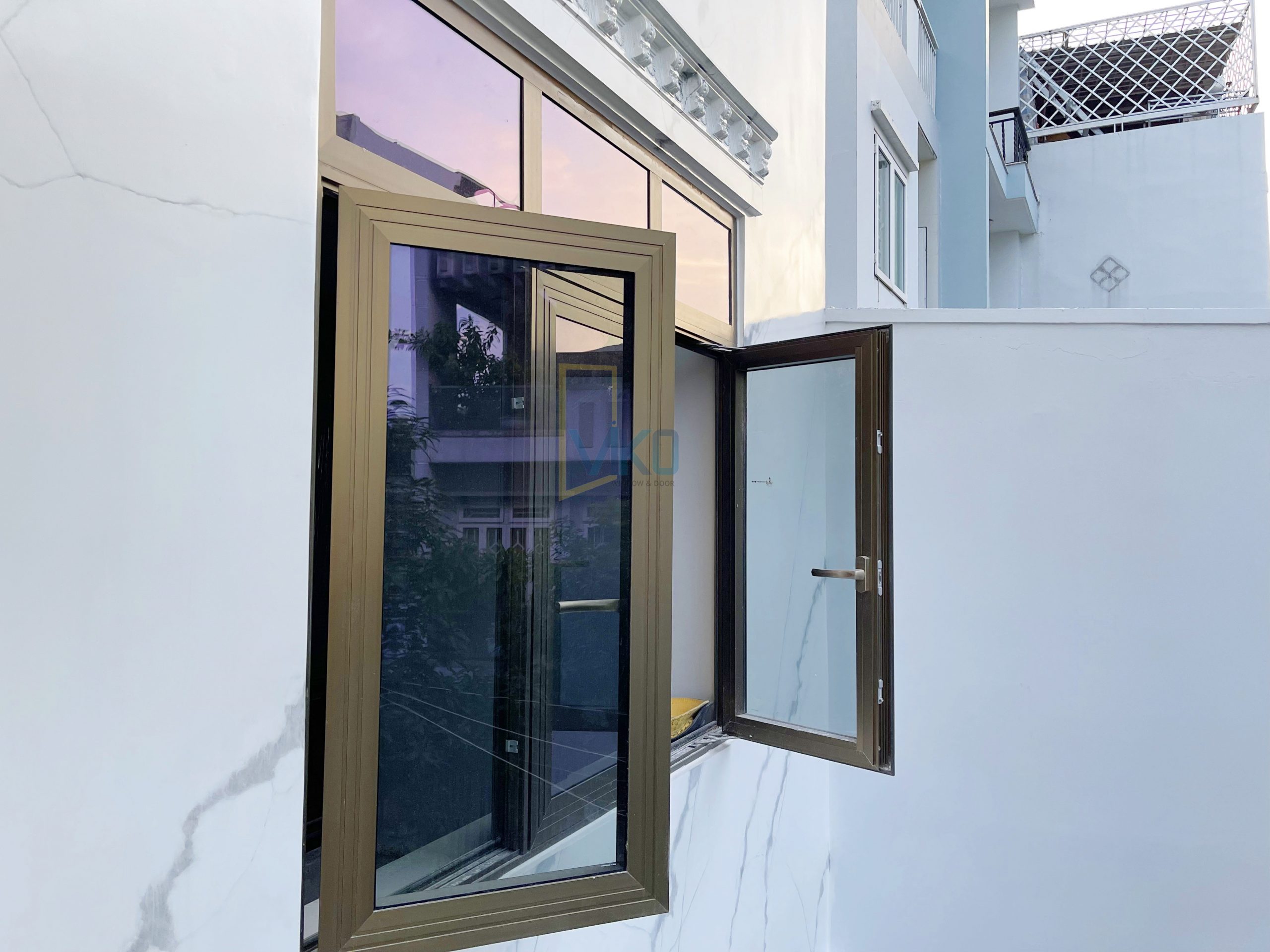 Cửa sổ Mở Quay 3 Cánh Cửa sổ Mở Quay 3 Cánh