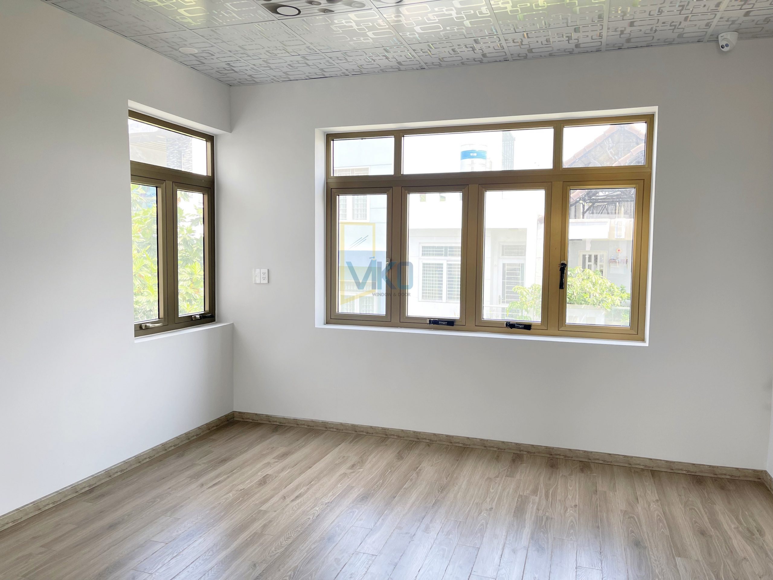 Cửa Sổ Hất 3 Cánh + Vách kính Cửa Sổ Hất 3 Cánh + Vách kính