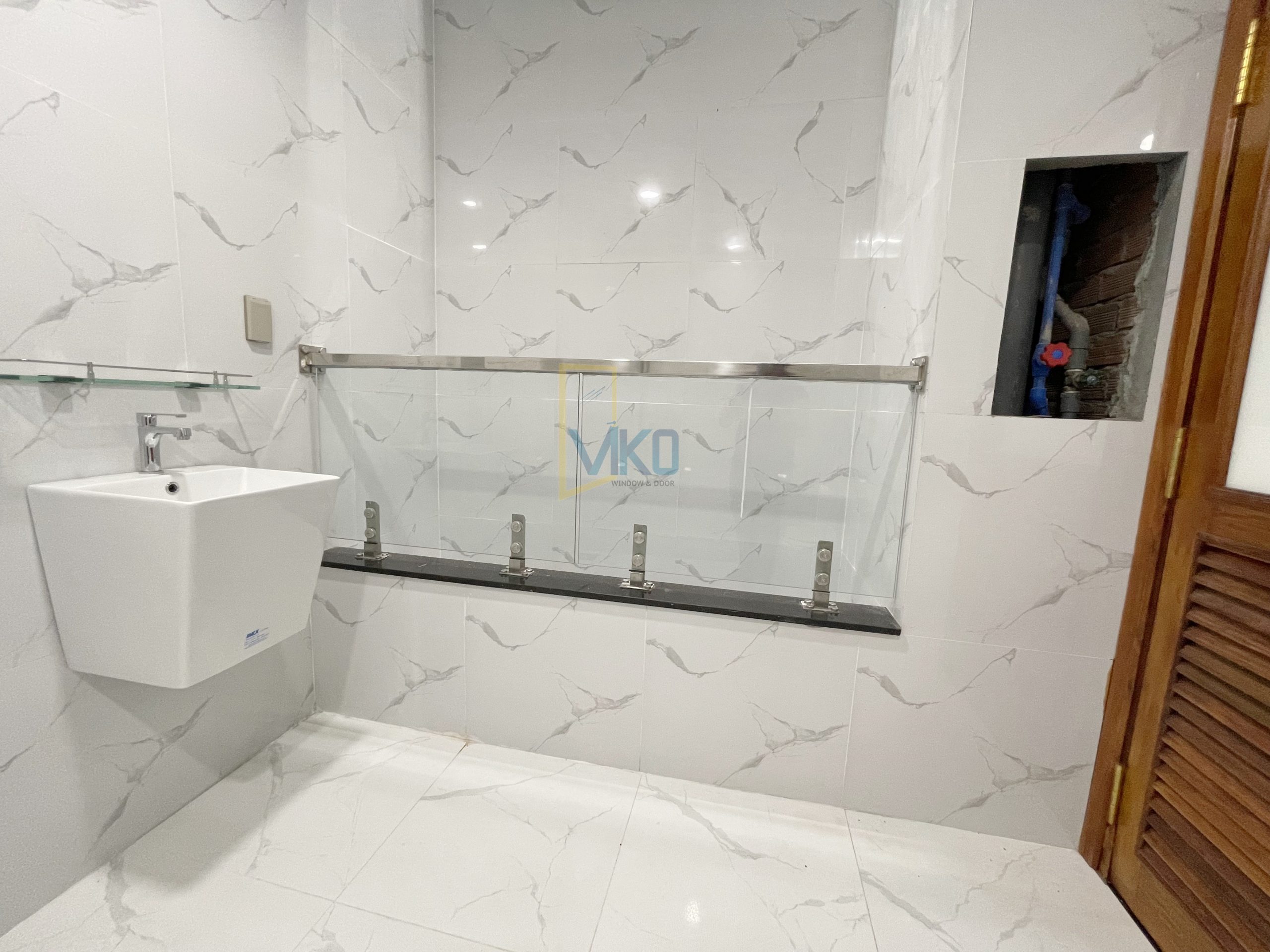 Lan Can Kính - Trụ Inox 304 Lan Can Kính - Trụ Inox 304